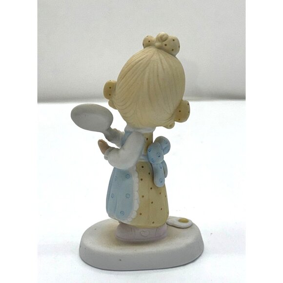 Precious Moments Figurine "Eggs Over Easy" By Jonathan & David E-3118 - Picture 3 of 5